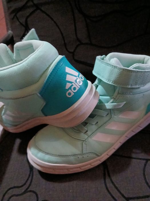 Adidas оригинални обувки