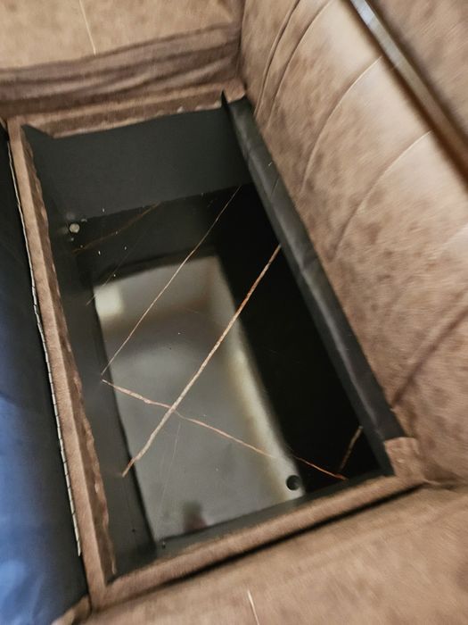 Ugalok divan sotiladi