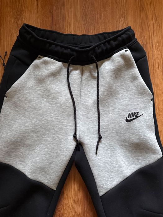 Nike Tech Fleece S