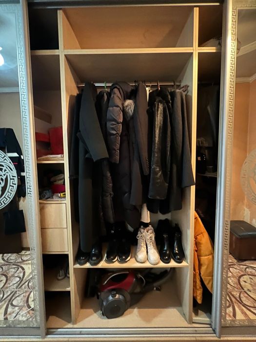 Шкаф купе срочно продам