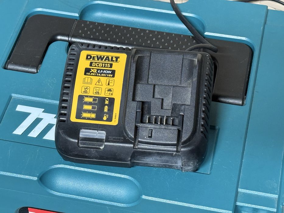 Dewalt Incarcator