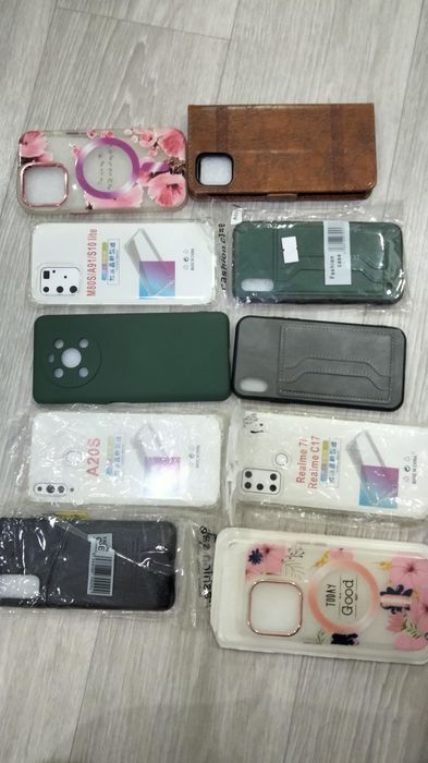 Продам чехлы для различных моделей смартфонов.