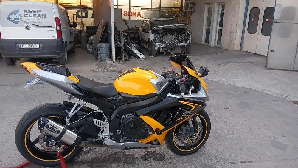 Suzuki GSX R 600 K8