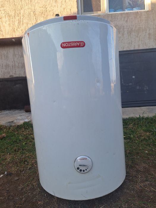 Бойлер. Ariston .