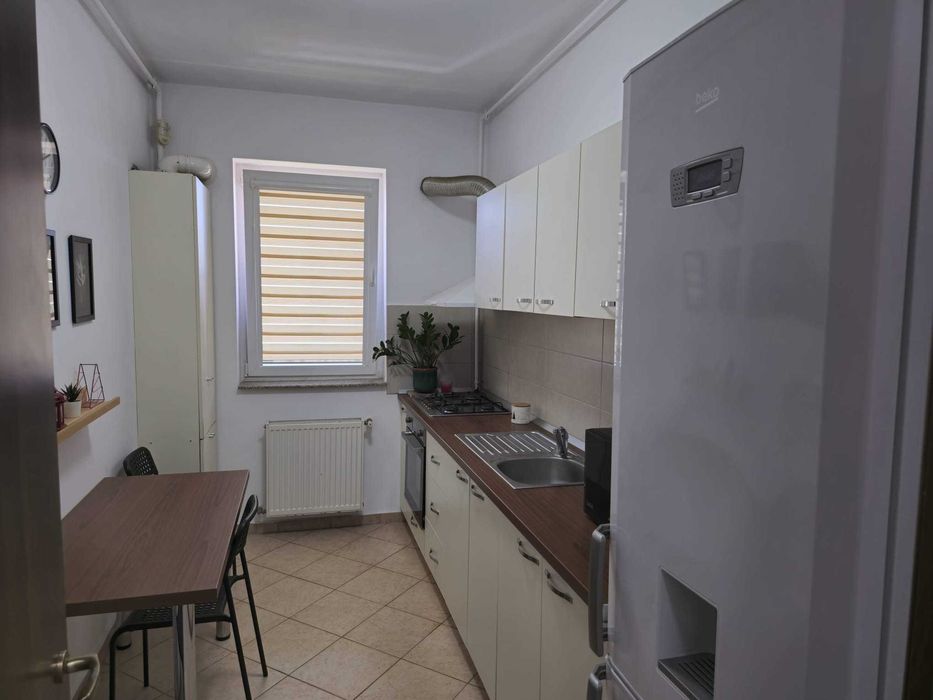 Inchiriez apartament 3 camere. Fundeni