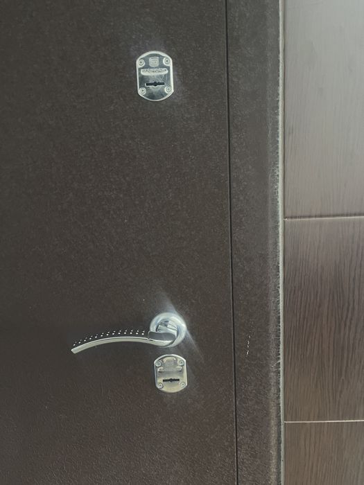 Продам дверь железную