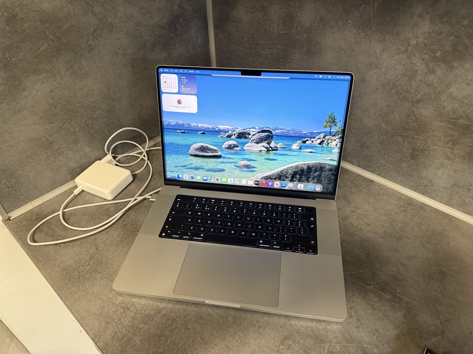 MacBook Pro 16 Apple M1 MAX ram:32GB/1Tb SSD