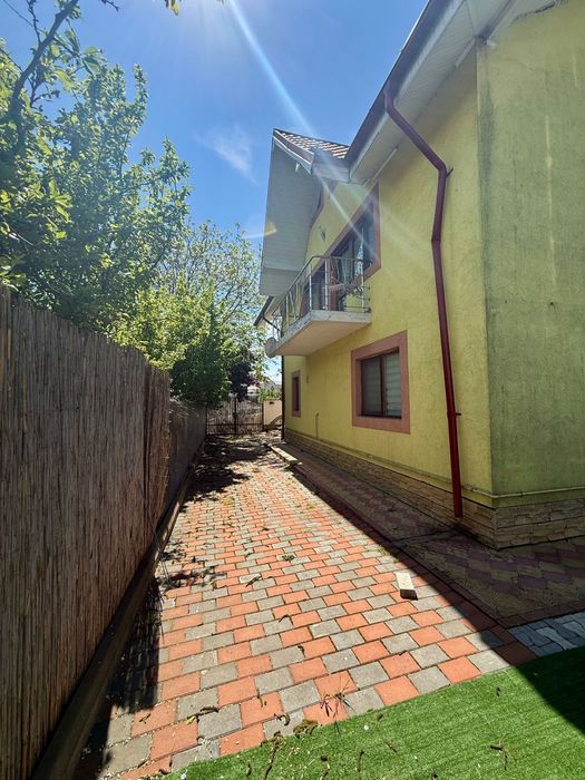 Inchiez casa cu 4 dormitoare