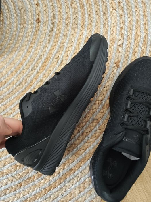 Продавам чисто нови маратонки