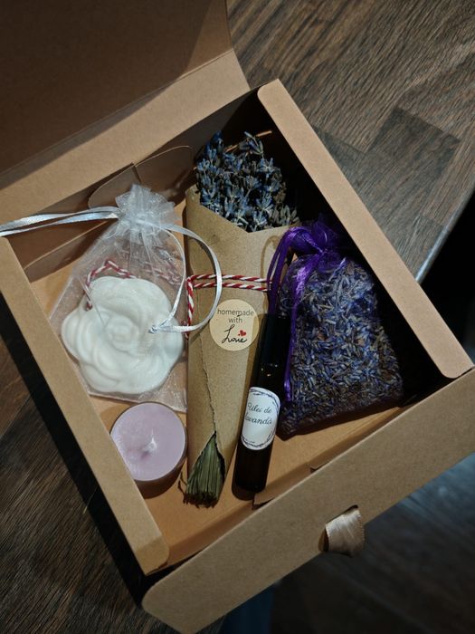 Seturi cadou martisor sau 8 martie