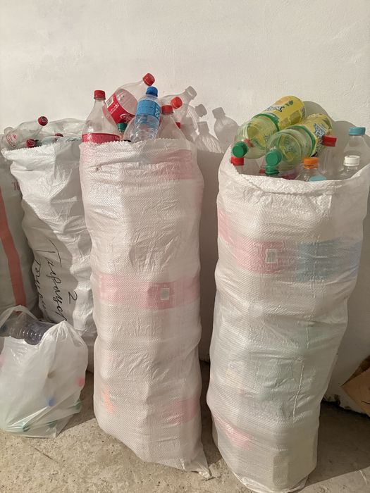Продам бутылки пластиковые