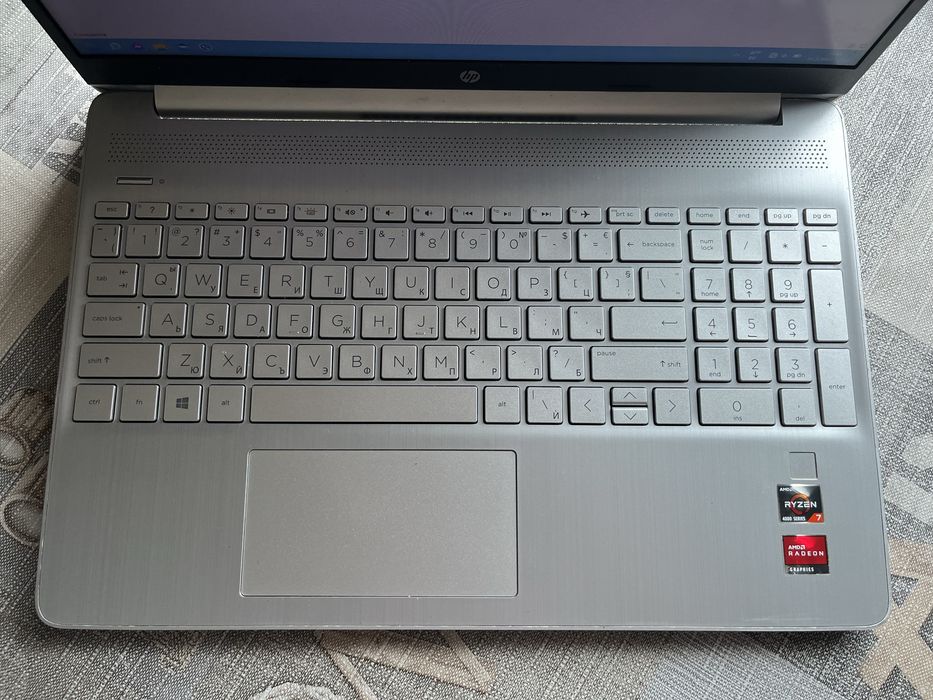 Laptop HP Pavilion 15s-eq1040nu