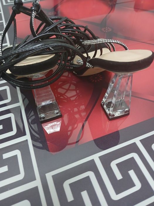 Sandale cu toc patrat