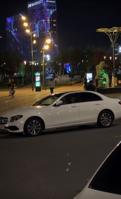 Mercedes Benz W213 E200