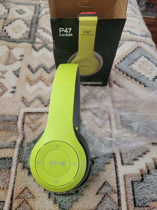 Продам новые беспроводные наушники