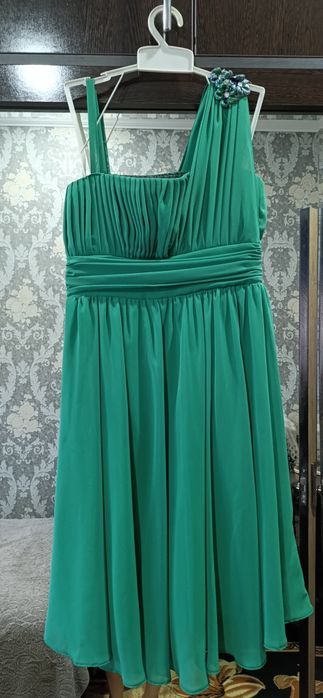 Платье праздничное на девочку