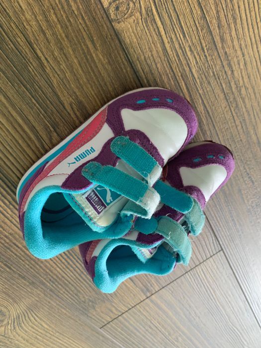 Детски обувки различни номера.