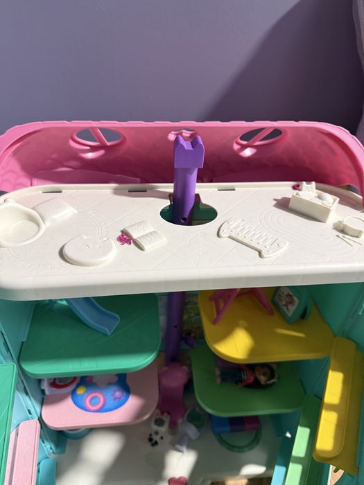 Gabby’s dollhouse