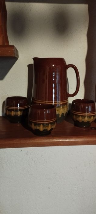 Стари ретро и глинени сервизи за чай, кафе, сладолед, къпи, кани