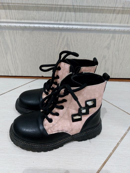 Детская обувь(ботинки, резиновые сапоги, кеды))