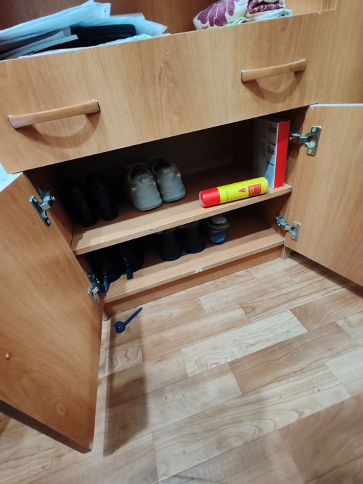 Продам шкаф для прихожей.