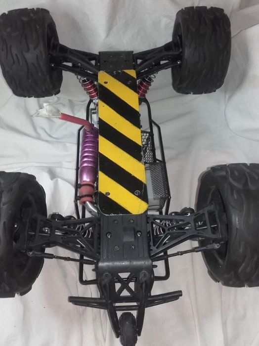 Savage XL 5.9 Nitro 4x4 rc car monster 1/8 made in USA Ролер   и части