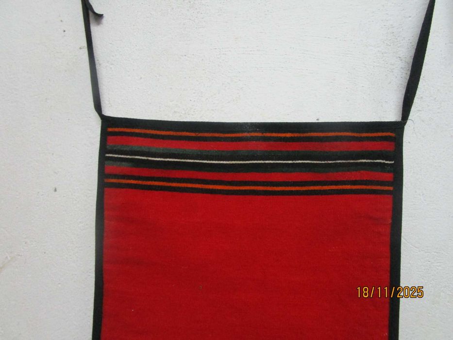 Автентична вълнена червена престилка за кюстендилска празнична носия