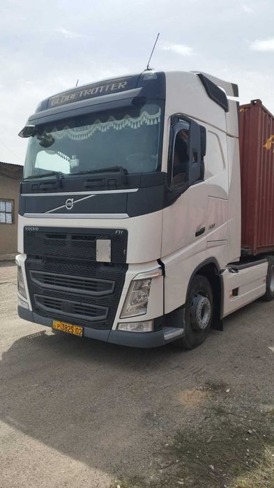 Тягач VOLVO 2018 г. и полуприцеп SCHMITZ 2016 г.