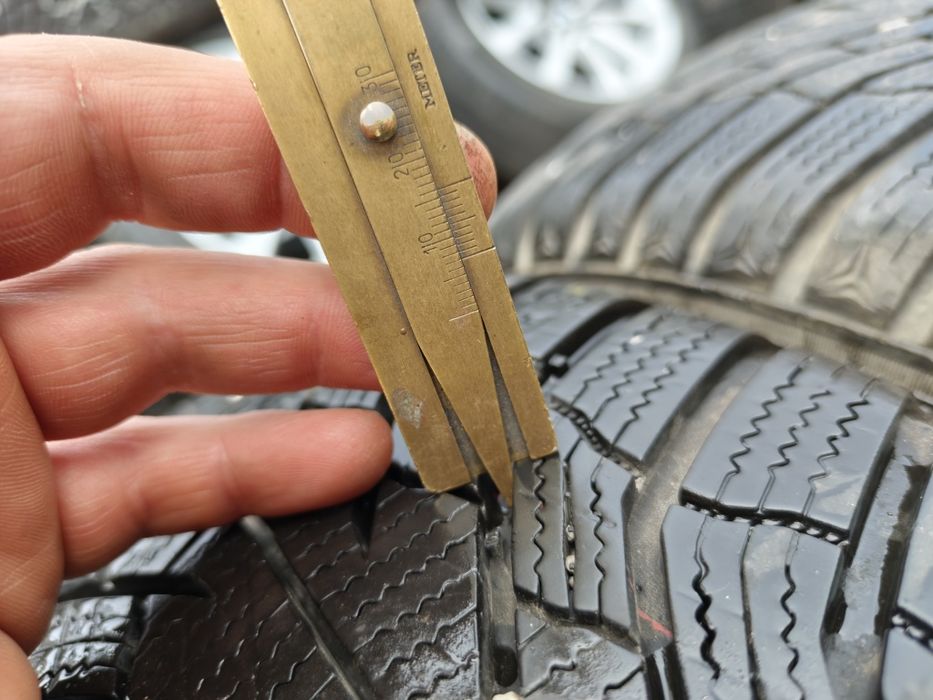 195/55/16 Kumho Winter