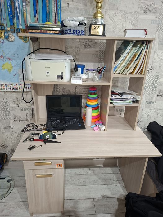 Продам письменный стол