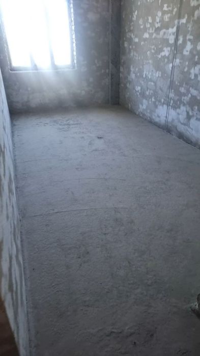 Buxoro shahar 7-mikrorayonda kvartira tez va arzon sotiladi. Oladigan