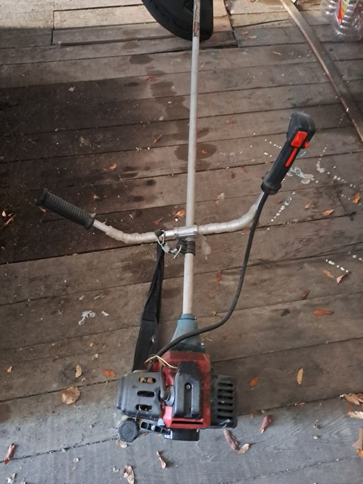 Продам газонакосильку