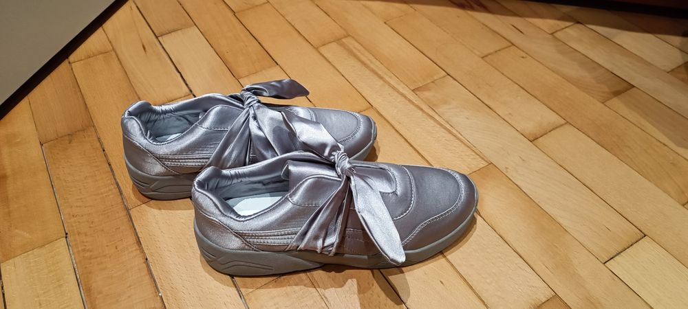 Сатенени сиви маратонки без връзки