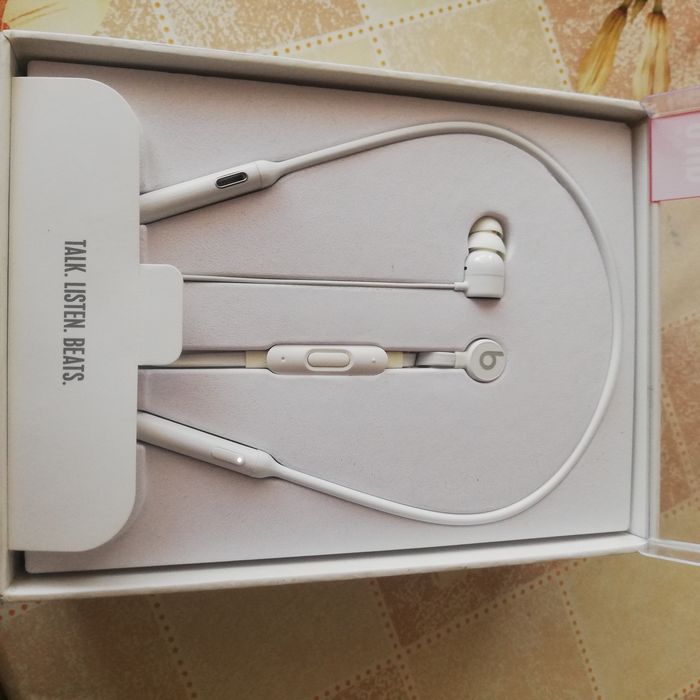 Beats by dr. Dre слушалки