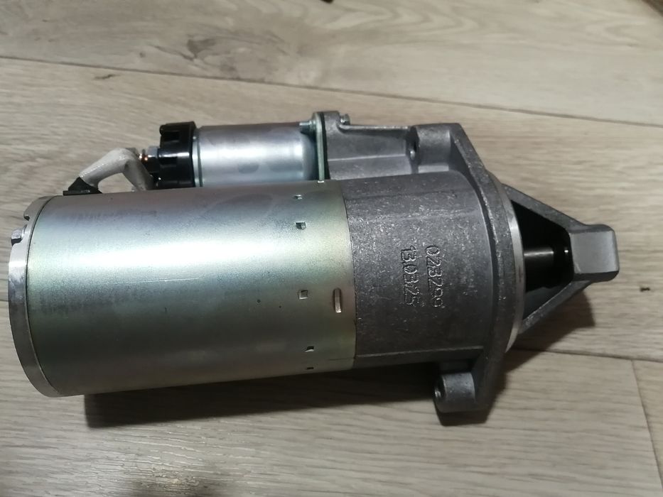 Продам стартер  новый