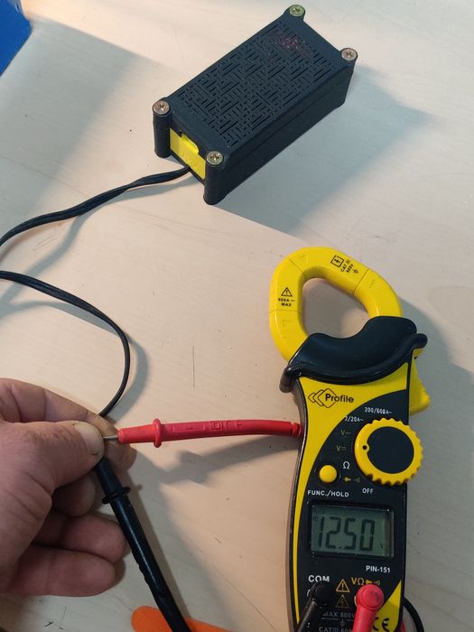 UPS - uri 12 volti / 3 Ah max