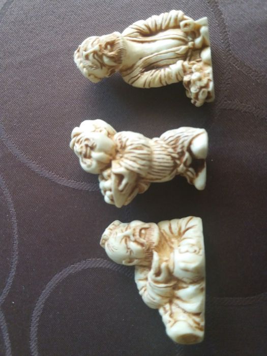 Стари фигурки -азиатски мотиви