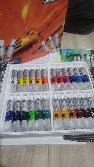 Маслени, акварелни бои. Пана за рисуване