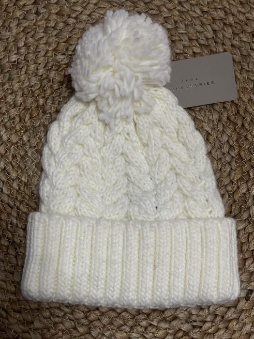 Зимняя вязаная шапка Zara на девочку (обхват головы 54-56 см)