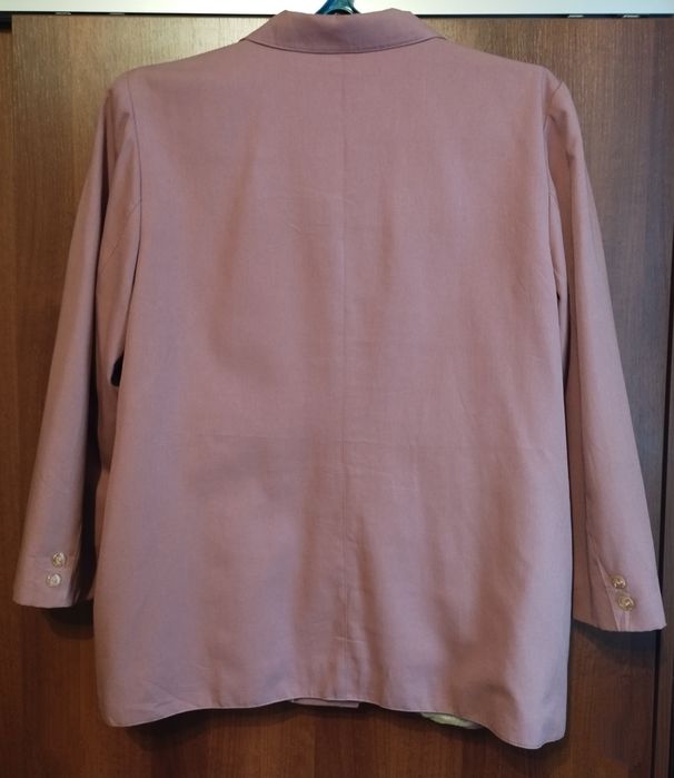 Пиджаки женские.