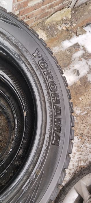 Продам комплект зимней резины 235/55/19