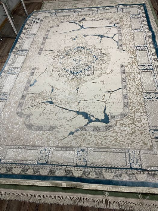 Продам ковер новый