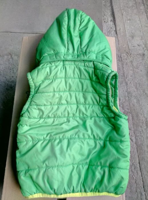 Продам безрукавку.