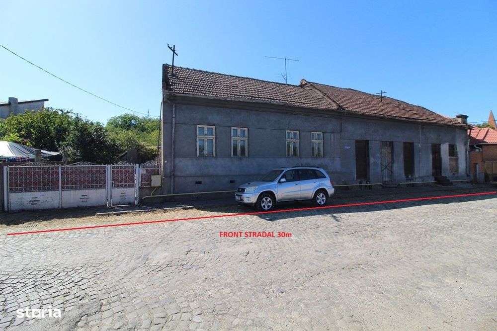 Vând casă P+Pod în Hunedoara, zona Centrul Vechi-Castelul Corvinilor..
