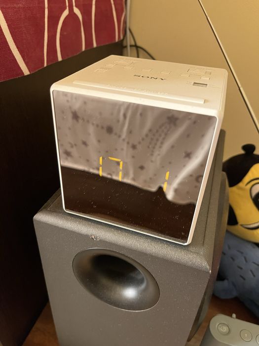 Radio sony cu alarma si ceas digital