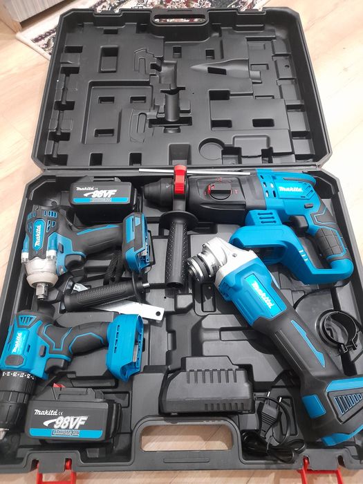 Продается комплект набора аккумуляторных инструментов