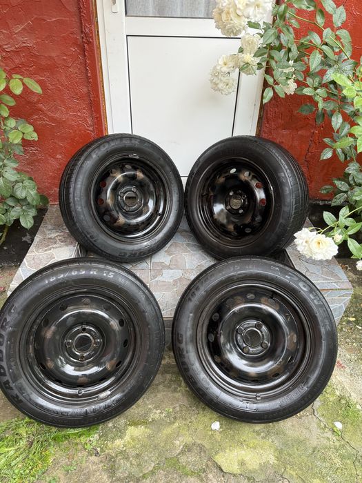 Set 4 roți Dacia Logan 185/65 R15 – jante tablă + anvelope