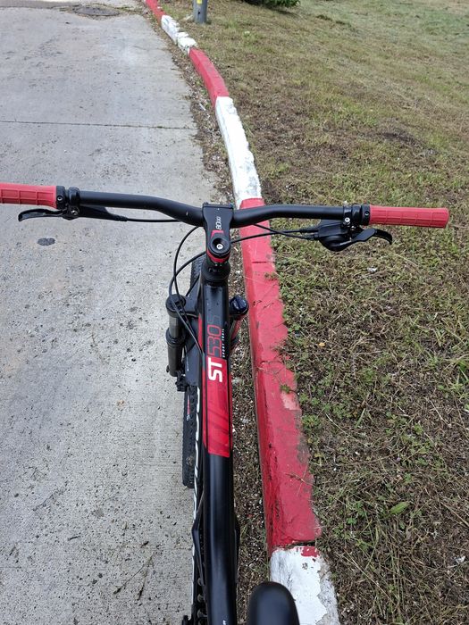 Vând bicicleta Rockrider ST 530 s  roti pe 27.5