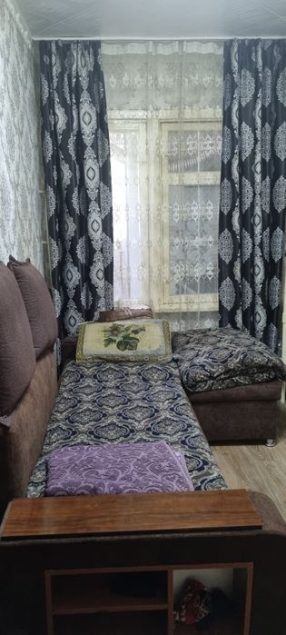 Пенсионерка жевёт одна нужна девушка студентка для прожевания с ней.