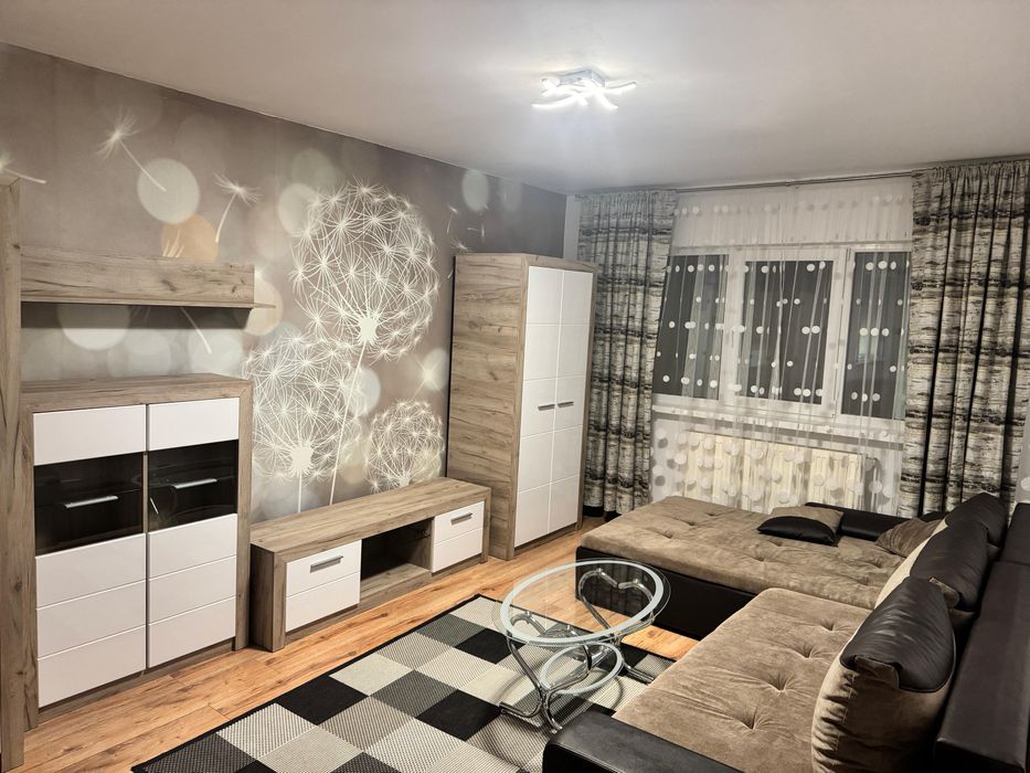 Inchiriez apartament  3 camere